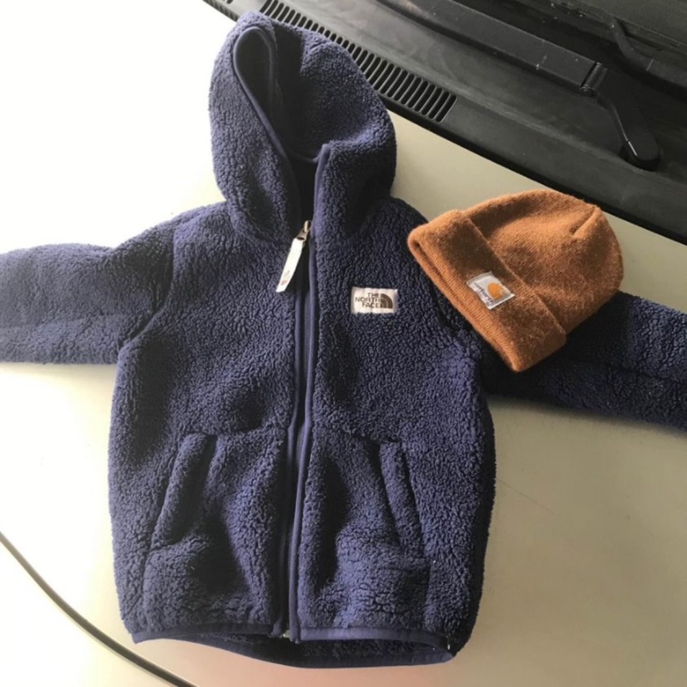 4t The North Face jacket & toddler Carhartt beenie
